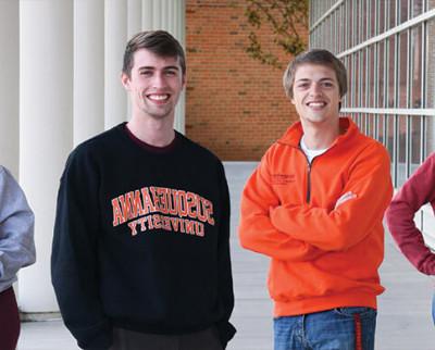 Left to right: Jess '19, Pat '17, Mike '16 和 Alyssa '18 Bolger